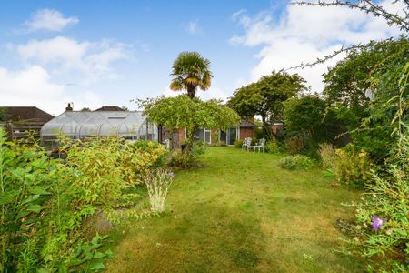 2 bedroom bungalow to rent - Photo 2