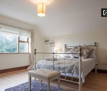 Room in shared 4-bed apt for rent in Rathmichael, Dublin - Photo 5