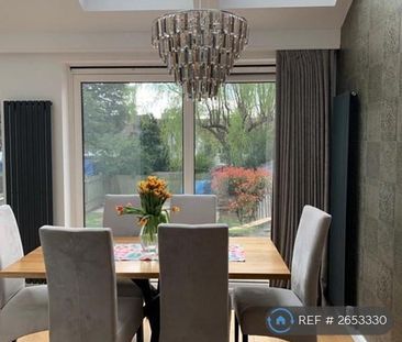 4 bedroom semi-detached house to rent - Photo 5