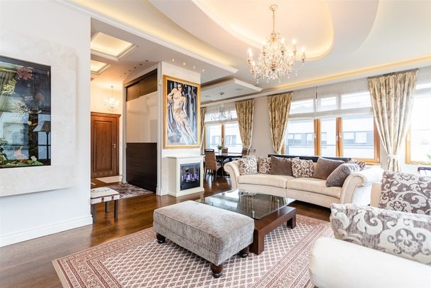 Stylowy apartament z trzema sypialniami - Photo 1