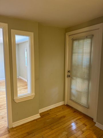 484B Gladstone unit 2 - Photo 2