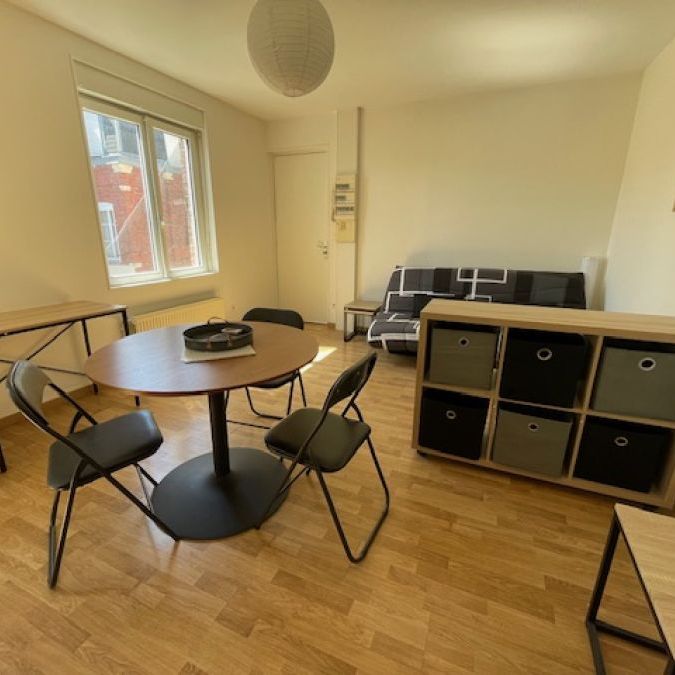 LUMINEUX STUDIO loué meublé et équipé - Photo 1