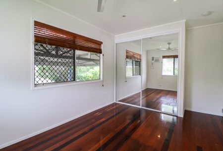 STYLE, COMFORT & FRUIT TREES ON SHAW STREET - THE PERFECT NEW AUCKLAND RENTAL! - Photo 4