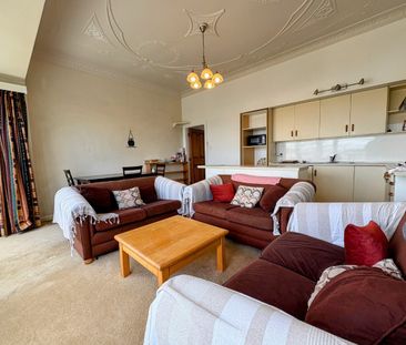 Spacious 5-Bedroom Student Haven with Stunning City & Harbour Views - Photo 4
