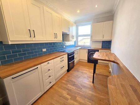 2 bedroom flat to rent - Photo 3