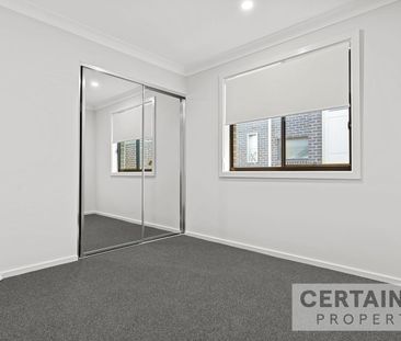 Lovely 4 Bedroom 2 Bathroom Home in Edgeworth! - Photo 5