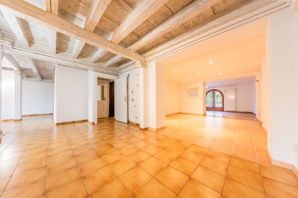 For rent – Magnificent Duplex in a 7.5-room village house – 260 m² – Heated swimming pool – Trélex (Nyon) - Foto 1