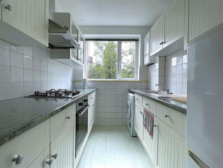 2 bedroom maisonette to rent - Photo 4