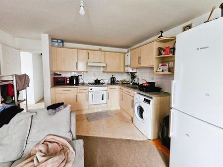 2 Bedroom Flat to Rent in Havelock Street, Kettering, Northants, NN16 - Photo 3