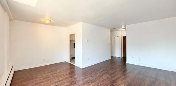 1 CH - 1 SDB - Westmount - $1,350 /mo - Photo 2