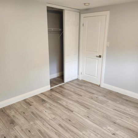 U0per level 4 bedroom Markham - Photo 2