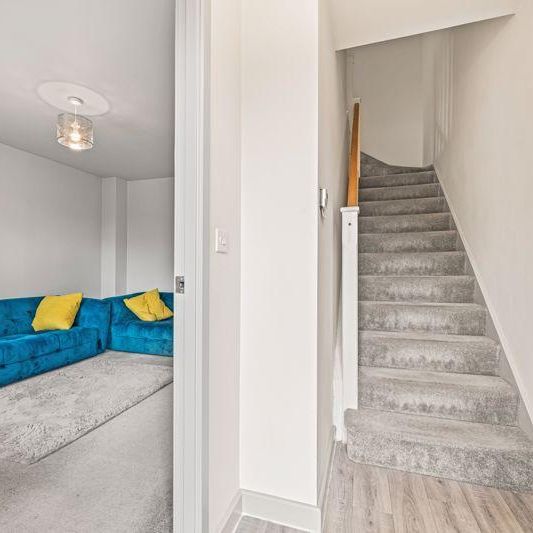 3 bedroom semi-detached house to rent - Photo 1