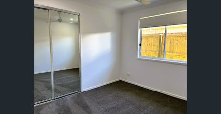 Extra Separate Living Room !!! - Photo 4