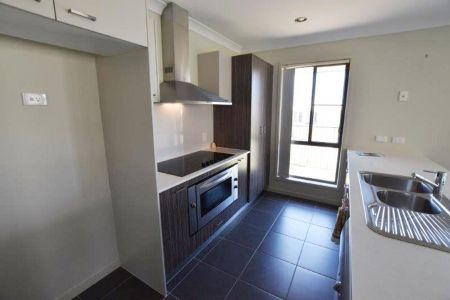 QUALITY FAMILY HOME SITUATED IN LOVELY ESTATE IN BUCASIA - Photo 4