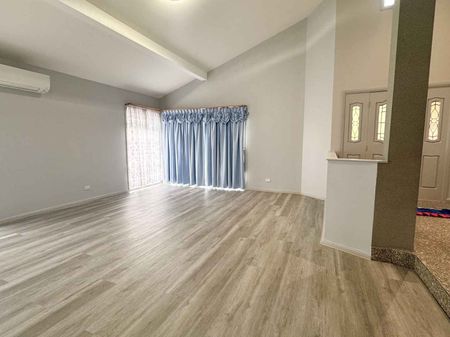 Renovated & Ready to call Home . - Photo 5