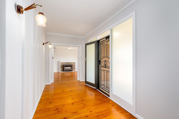 Fresh Living in Shepparton – Stylish Home with Newly Renovated Bathroom - Photo 1