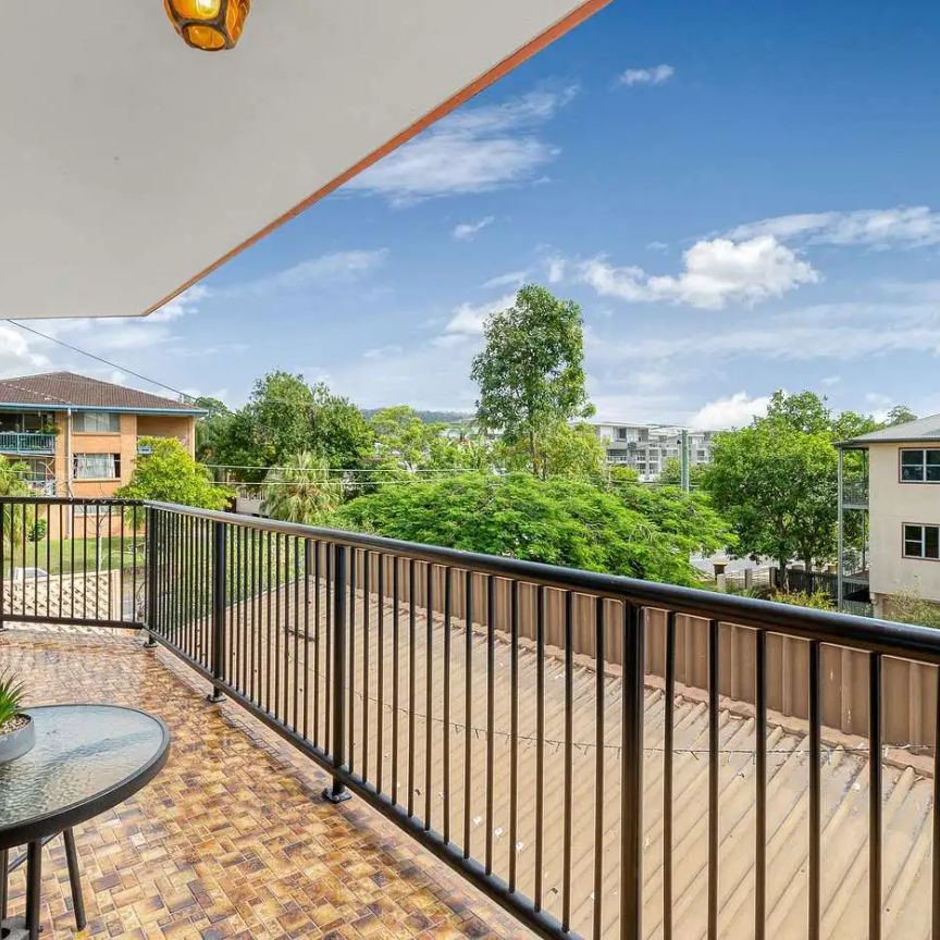 “SPACIOUS - LOCATED PERFECTLY” - Photo 1