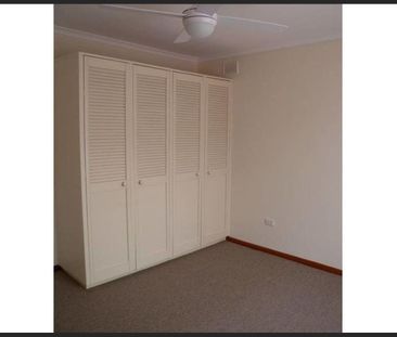 Spacious 2 Bedroom Townhouse - Photo 2