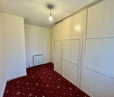 2 bedroom ground floor flat to rent - Photo 3