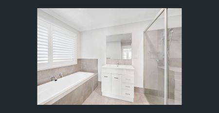 Lowset, low maintenance family home in quiet cul-de-sac - Photo 5