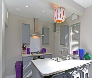 Rosemont Walk (room 4), Bramley, Leeds - Photo 3