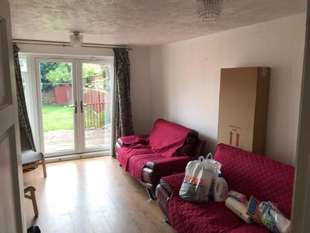 2 bedroom terraced house to rent - Photo 2