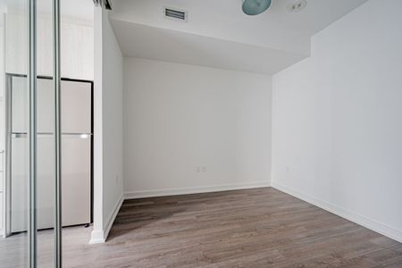 For Lease - 357 King Street Unit# 2007, Toronto, Ontario - Photo 4