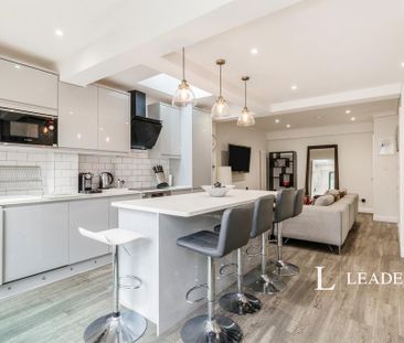 5 bedroom terraced house to rent - Photo 2