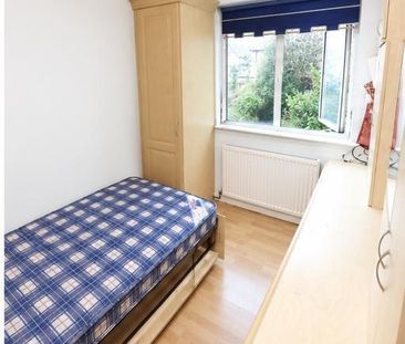 House share to rent - Photo 2