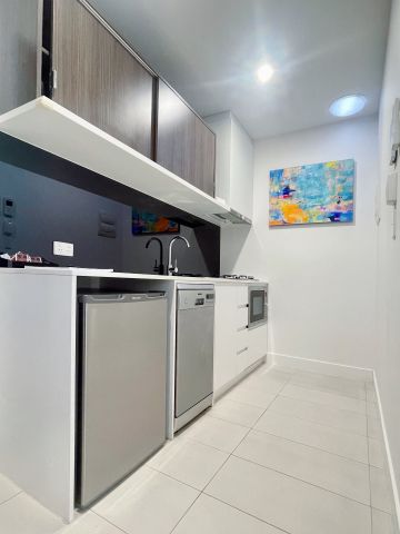 Fully furnished one bedroom apartments in Box Hill - Photo 5