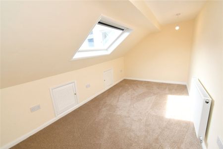 South Parade, CH48 0RR, West Kirby - Photo 2