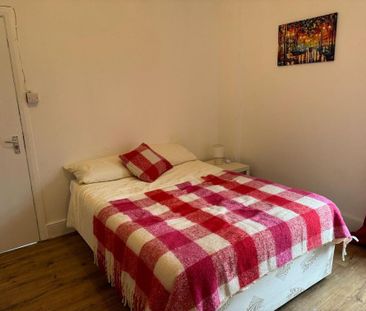 1 bedroom in a house share to rent - Photo 5