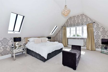 A beautiful home available short term with all bills included and furnished - Photo 5