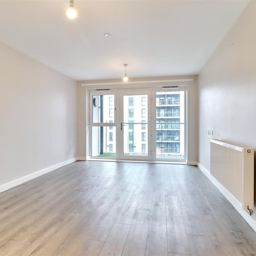 2 Bedroom Flat / Apartment to let - Photo 1