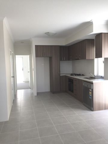 Modern Ground Floor Apartment in Prime Rockingham Location - Photo 5