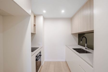 704/65 Cooyong Street, Braddon - Photo 4