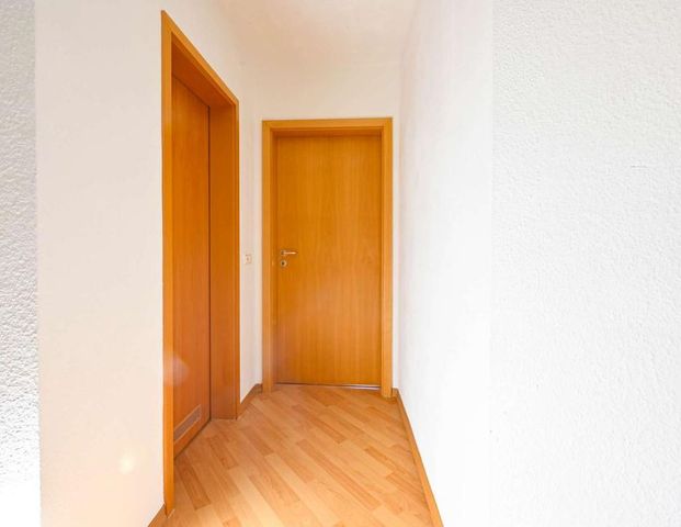 Charmante 1-Raum-Wohnung im Dachgeschoss mit Fernblick in Chemnitz – Ihr neues Zuhause! - Foto 1