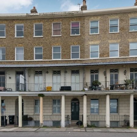 Wellington Crescent, CT11 8JL, Ramsgate - Photo 4