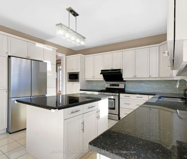 Detached Home For Lease | N9237268 - Photo 6