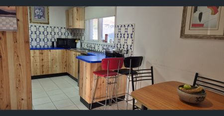 Charming Retro-Style Townhouse – Room Available for Flatmate - Photo 3