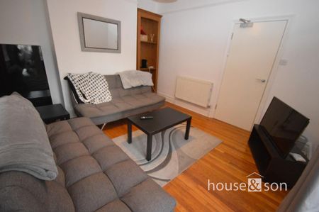 5 bedroom detached house to rent - Photo 3
