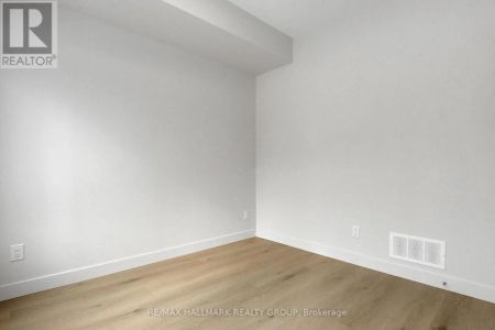 3 - 137 MARQUETTE AVENUE - Photo 4