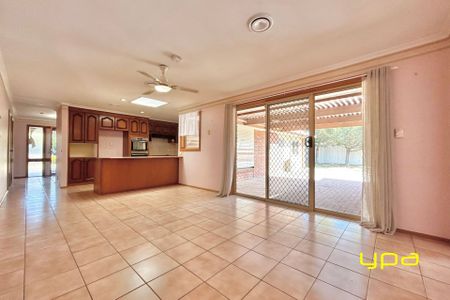 6 Beaumont Court, SYDENHAM - Photo 4