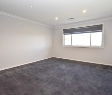 Family Home with Versatile Living Areas - Photo 3