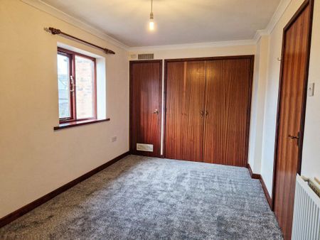 Terraced House in Beatham Court Penrith CA11 7NQ - Photo 5