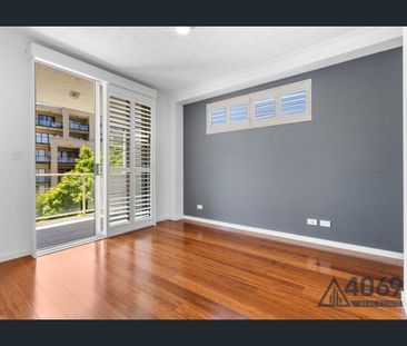 Spacious 2-Bedroom Apartment with Study and Balcony in Prime Indoor... - Photo 2