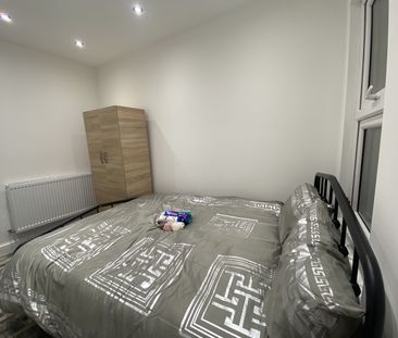 Room in a Shared House, Shaftesbury Road, E7 - Photo 5