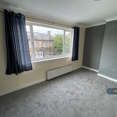 4 bedroom terraced house to rent - Photo 4