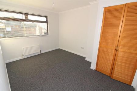 46 Queens Avenue, Newtownabbey, BT36 5HU - Photo 4