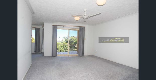 2br mid floor unit, one street from beach - Photo 1